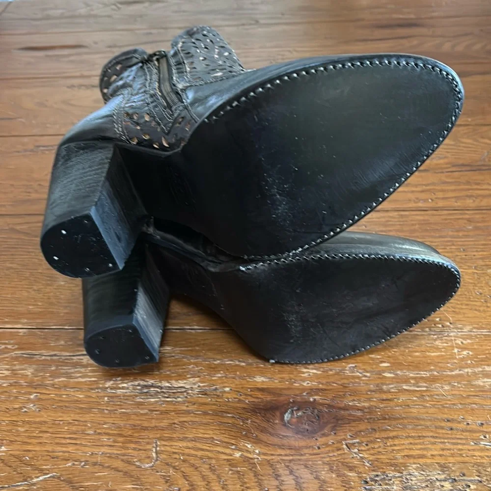 Bed Stu Irma Boots Women’s Graphite Leather Laser Cut Heeled Booties NWT Size 10